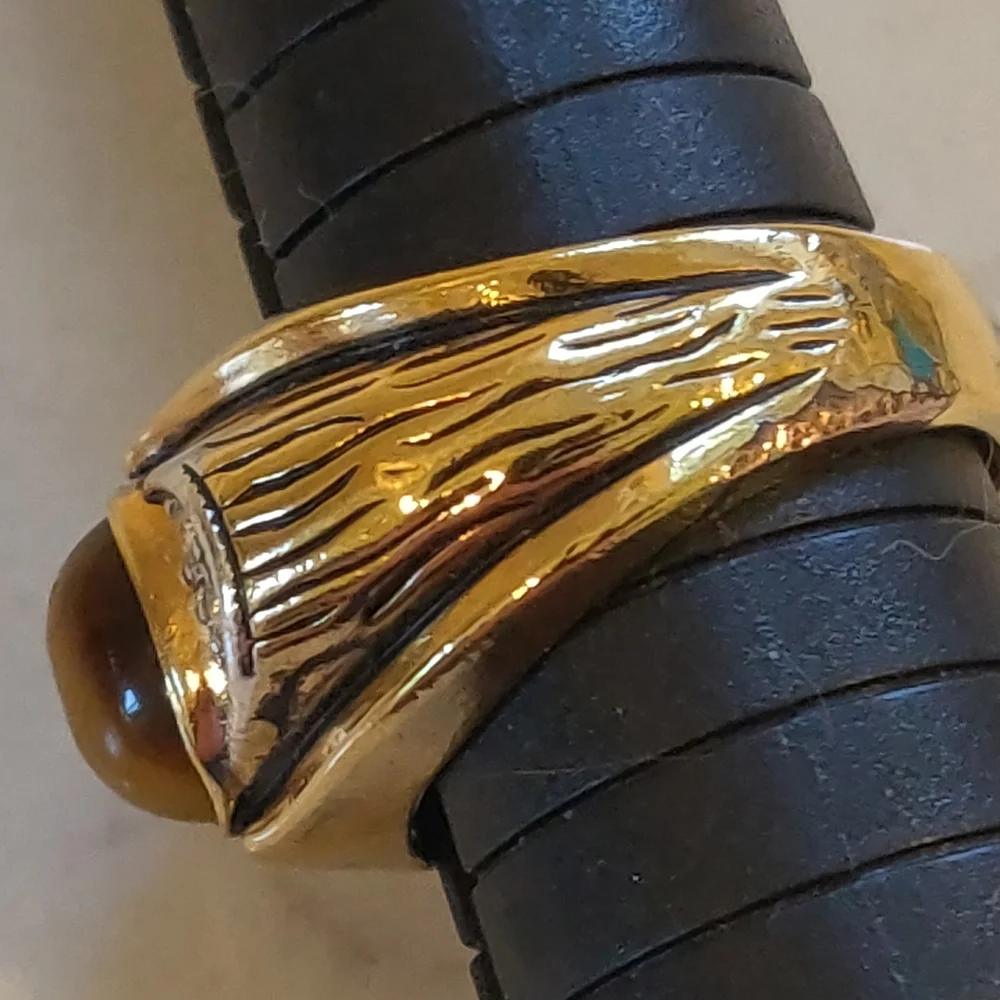 Men's 18 K HGE Tigers Eye Ring.